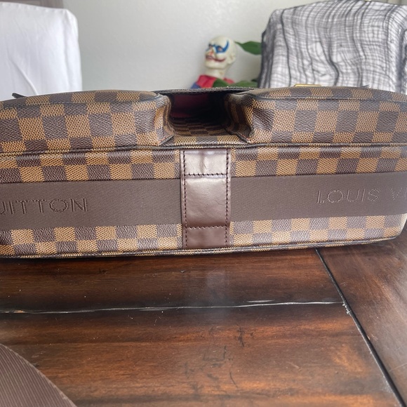 Authentic Louis Vuitton Broadway messenger bag. - Picture 6 of 10